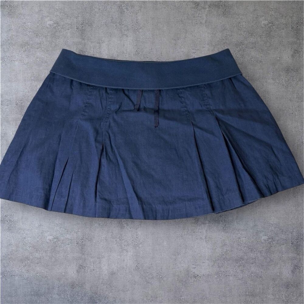3/$30 BCBGMAXAZRIA Blue Linen Pleated Mini Skirt Y2K 90s Aesthetic L